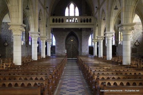 Saint Jacut. Eglise. Intérieur.